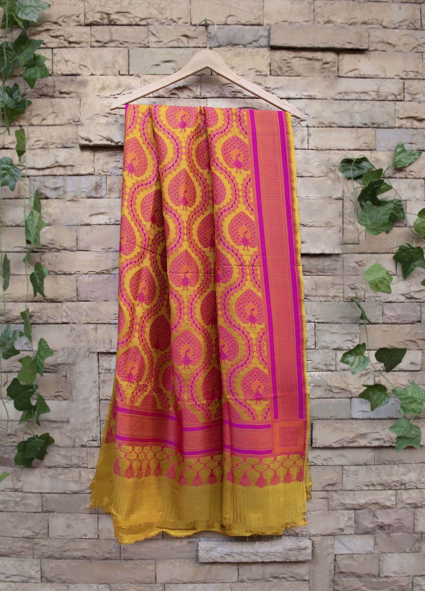Peacock motif – DKS363